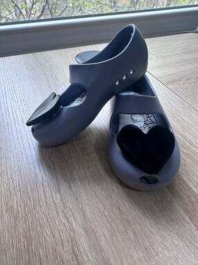 Baubles + Soles Gray Mary Jane Shoes with Black Heart Bauble Size 8